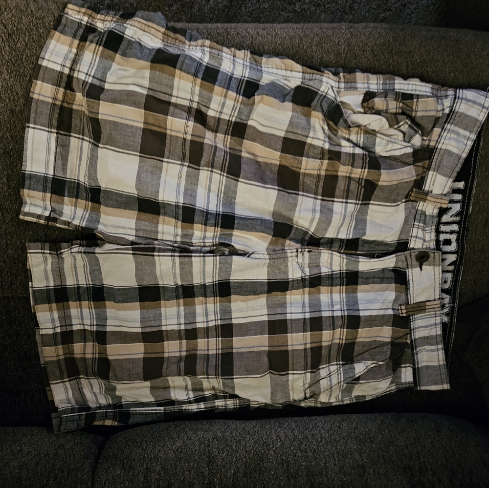 Shorts - Picture 2 of 3
